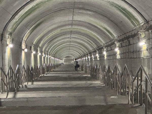 日本・新潟県「谷川岳登山」の写真：上越線で土合駅、ロープウェイで天神平駅