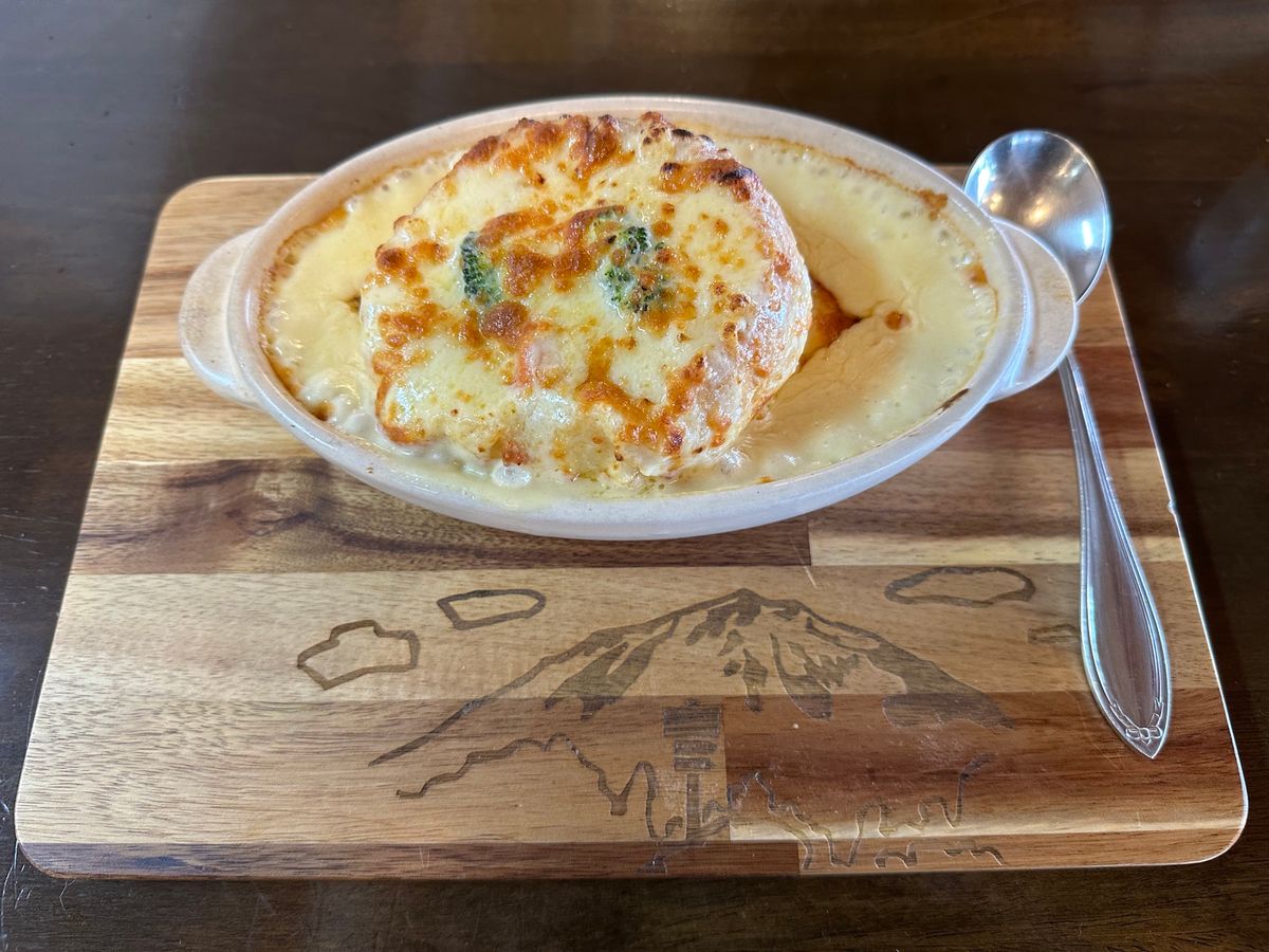 谷川岳登山開始時は悪くない天気でしたが頂上付近では強烈な風雨にさらされる
...