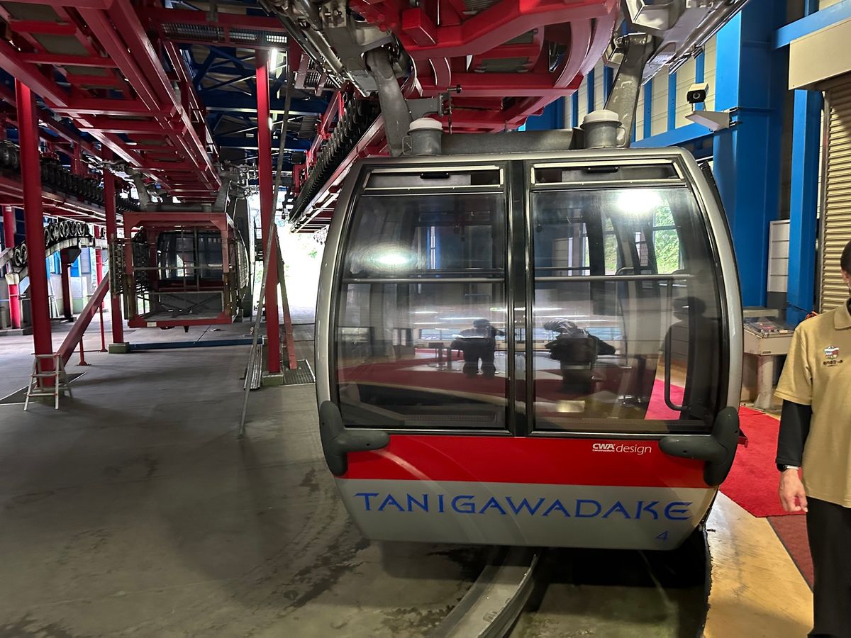 上越線で土合駅、ロープウェイで天神平駅