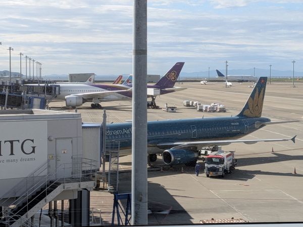 ベトナム・ハノイ「ベトナム・ダナン旅行」の写真：搭乗前、機内