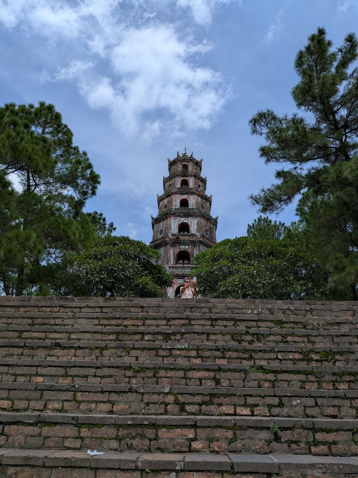 フエ
ティエンムー寺
カイディン帝廟