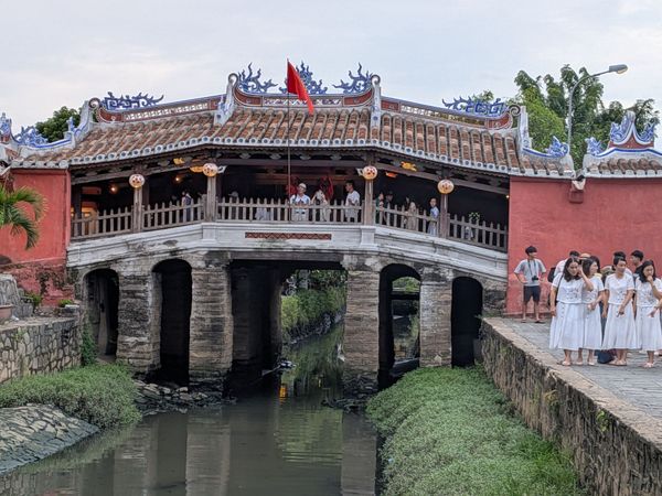 ベトナム・ハノイ「ベトナム・ダナン旅行」の写真：ホイアン
日本橋、船、ランタン