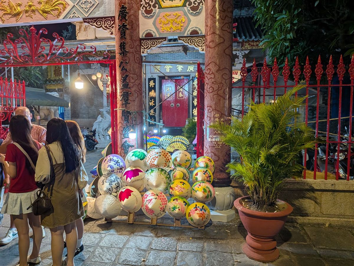 ホイアン
日本橋、船、ランタン