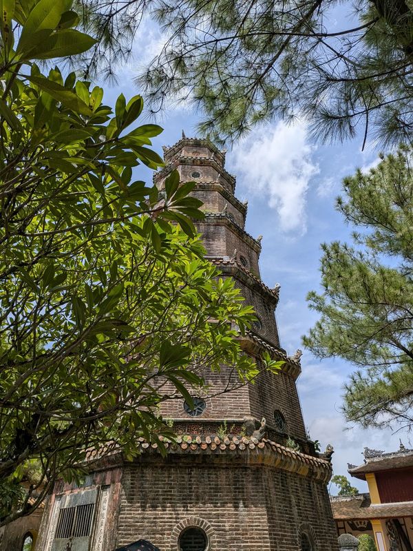 ベトナム・ハノイ「ベトナム・ダナン旅行」の写真：フエ
ティエンムー寺
カイディン帝廟