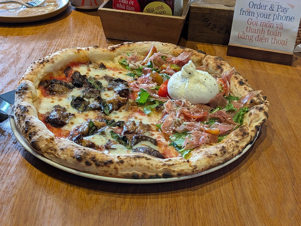 ダナン市街のピザ屋4PSpizza、ダナン大聖堂