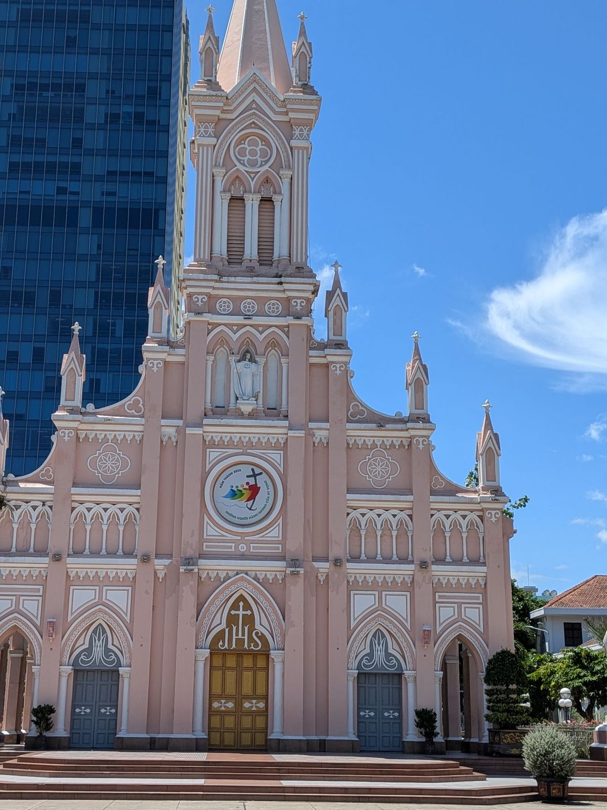 ダナン市街のピザ屋4PSpizza、ダナン大聖堂