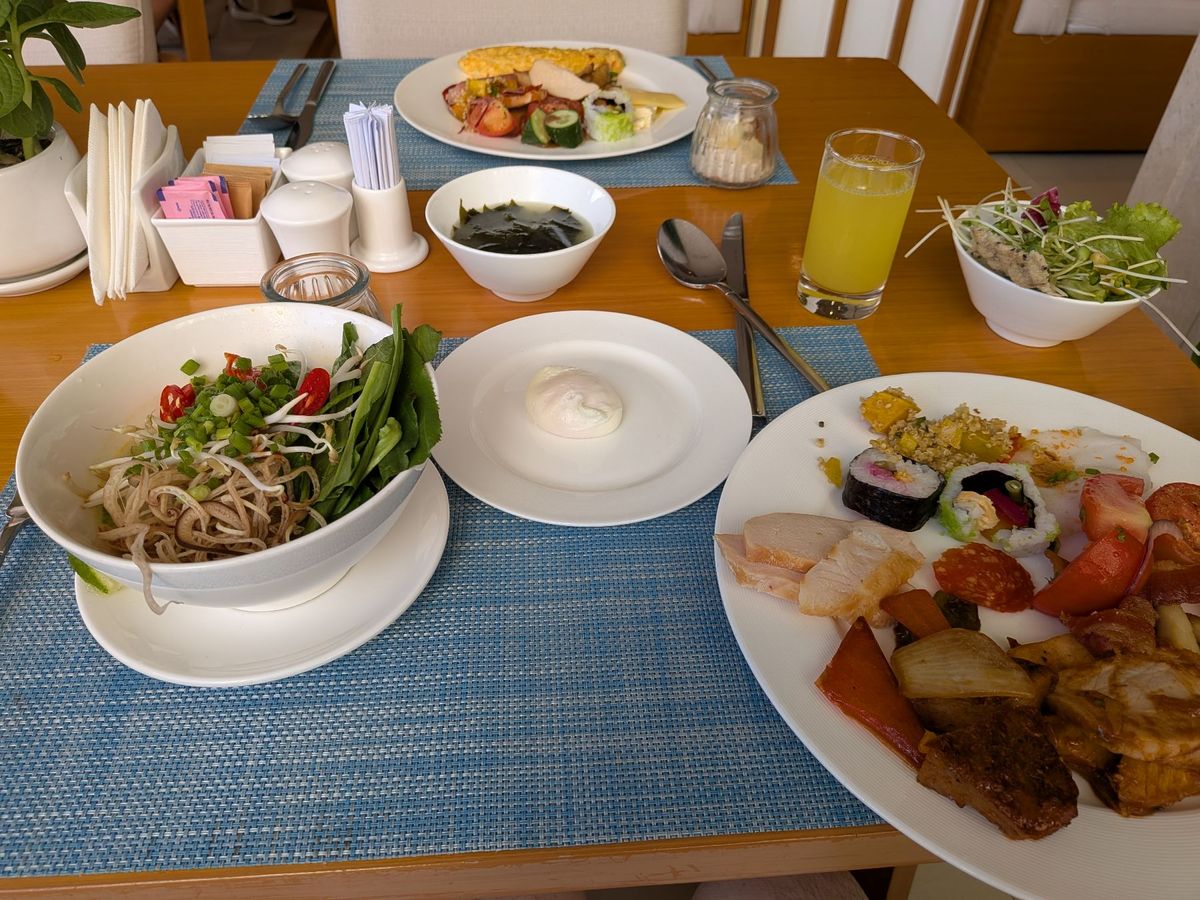 TMSホテルロビー、マンゴーかき氷、朝食