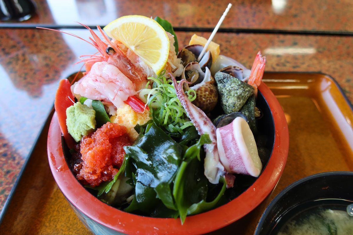 佐渡金山見学のあとは、佐渡のラピュタと言われる北沢浮遊選鉱場跡を見学。
そ...