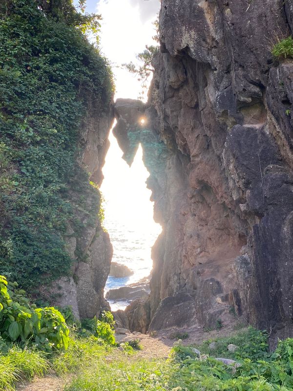 日本・青森県「佐渡島旅行⛴️」の写真：佐渡島に到着し、とりあえず海岸沿いを走る...