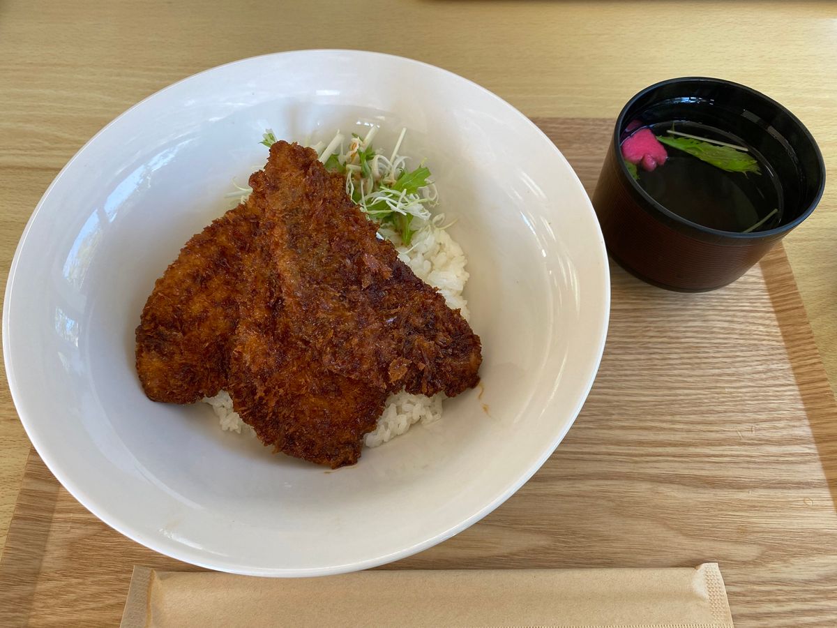 たらい舟を楽しんだ後、たまたま通りかかった蓮華峰寺を見学し、佐渡歴史伝説館...