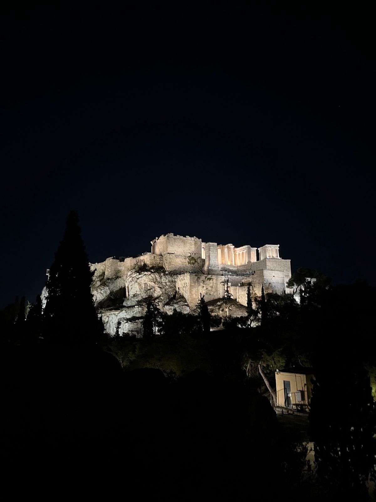 ヨーロッパも数ヵ国行きましたが、景色が違う。
観光地以外は、余り景気がよく...