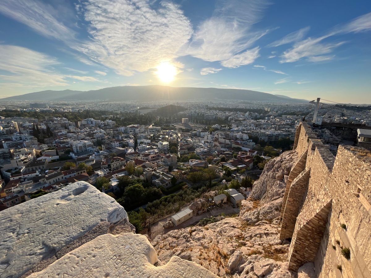 ヨーロッパも数ヵ国行きましたが、景色が違う。
観光地以外は、余り景気がよく...