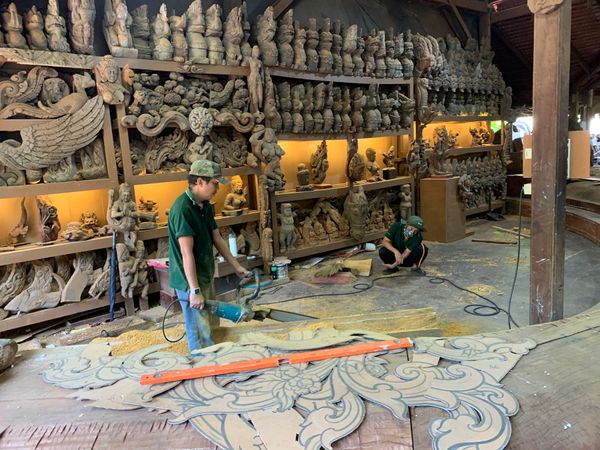 タイ・バンコク「タイ散策」の写真：彫刻の技術はすごい