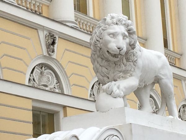 ロシア連邦・サンクトペテルブルク「【聖地巡礼】友人と二人でサンクトペテルブルクへ」の写真：午後はネフスキー大通りと周辺を散策。
オ...