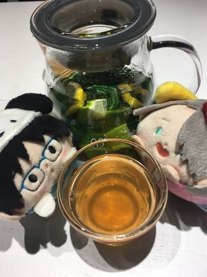 シェレメーチェボのトランジット。
ターミナルBのカフェで搭乗時間待ちしまし...
