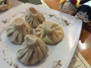 ランチは《ペリメニヤ》というペリメニ屋で。
ペリメニはロシア風水餃子です。...