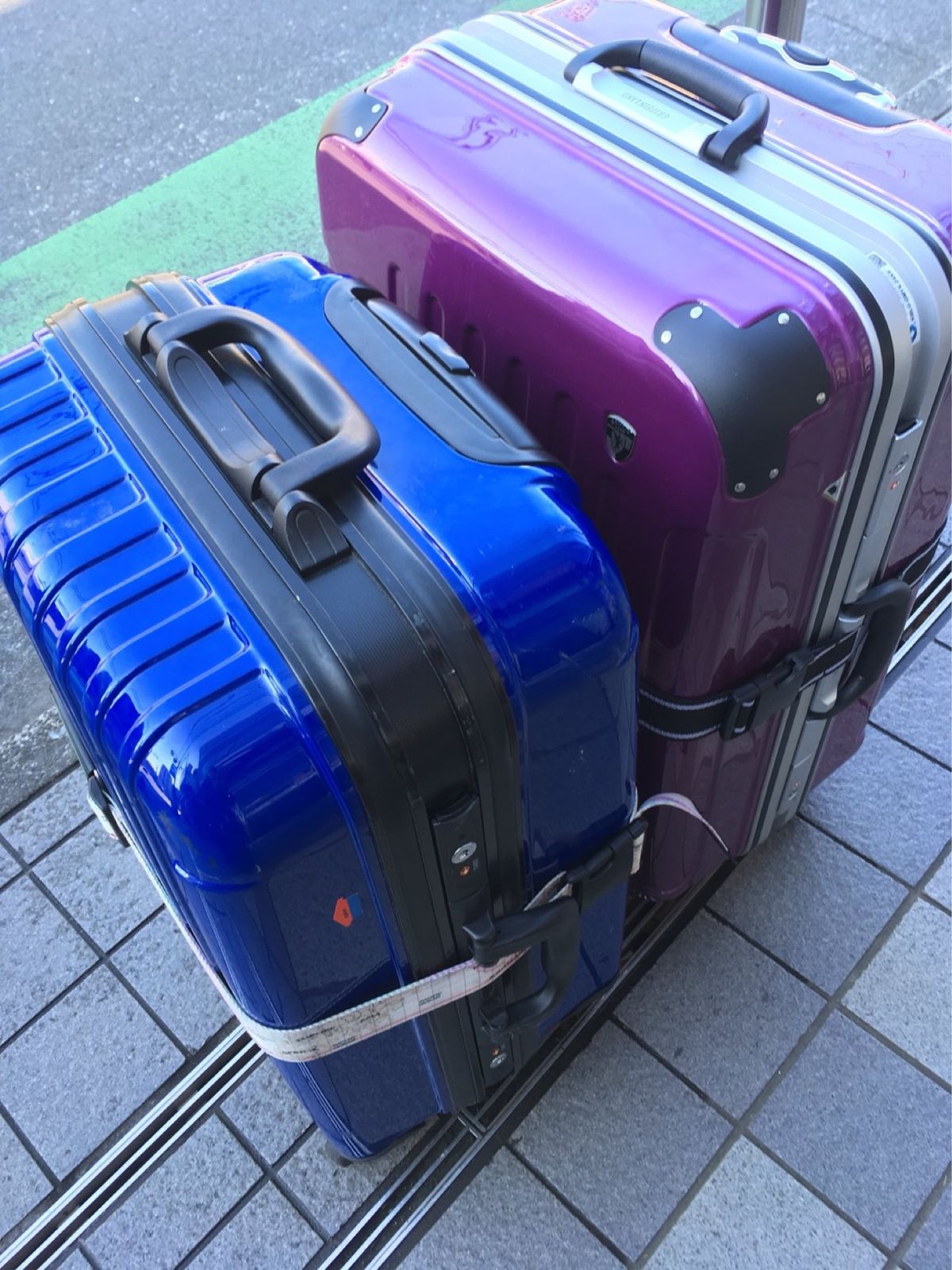 出発の日、いきなりのトラブル‼️
電車が人身事故で運転見合わせに…
タクシ...