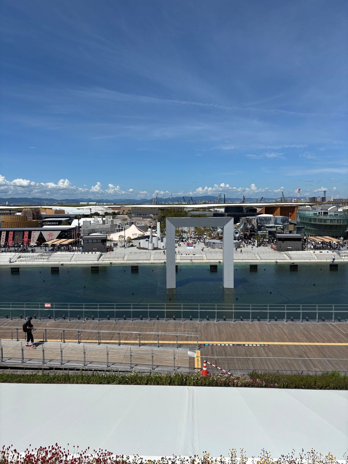 仕事15日が終わって、大阪関西万博へ