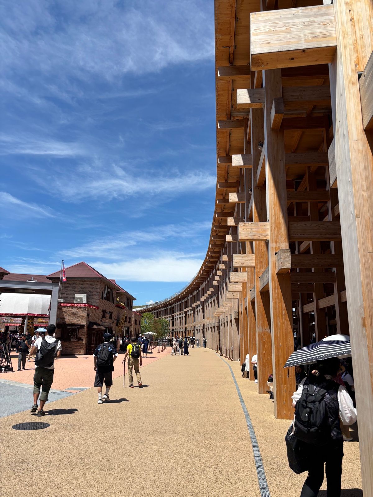 仕事15日が終わって、大阪関西万博へ