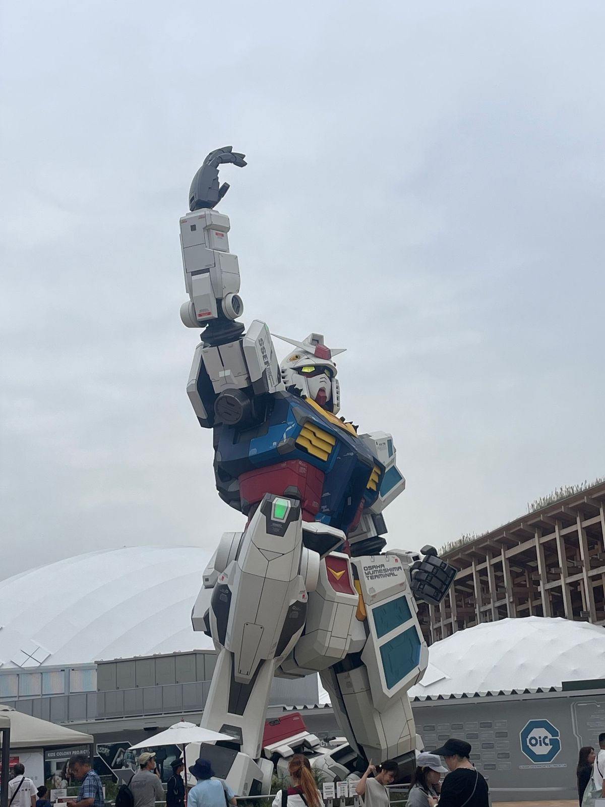 どこも人がいっぱい