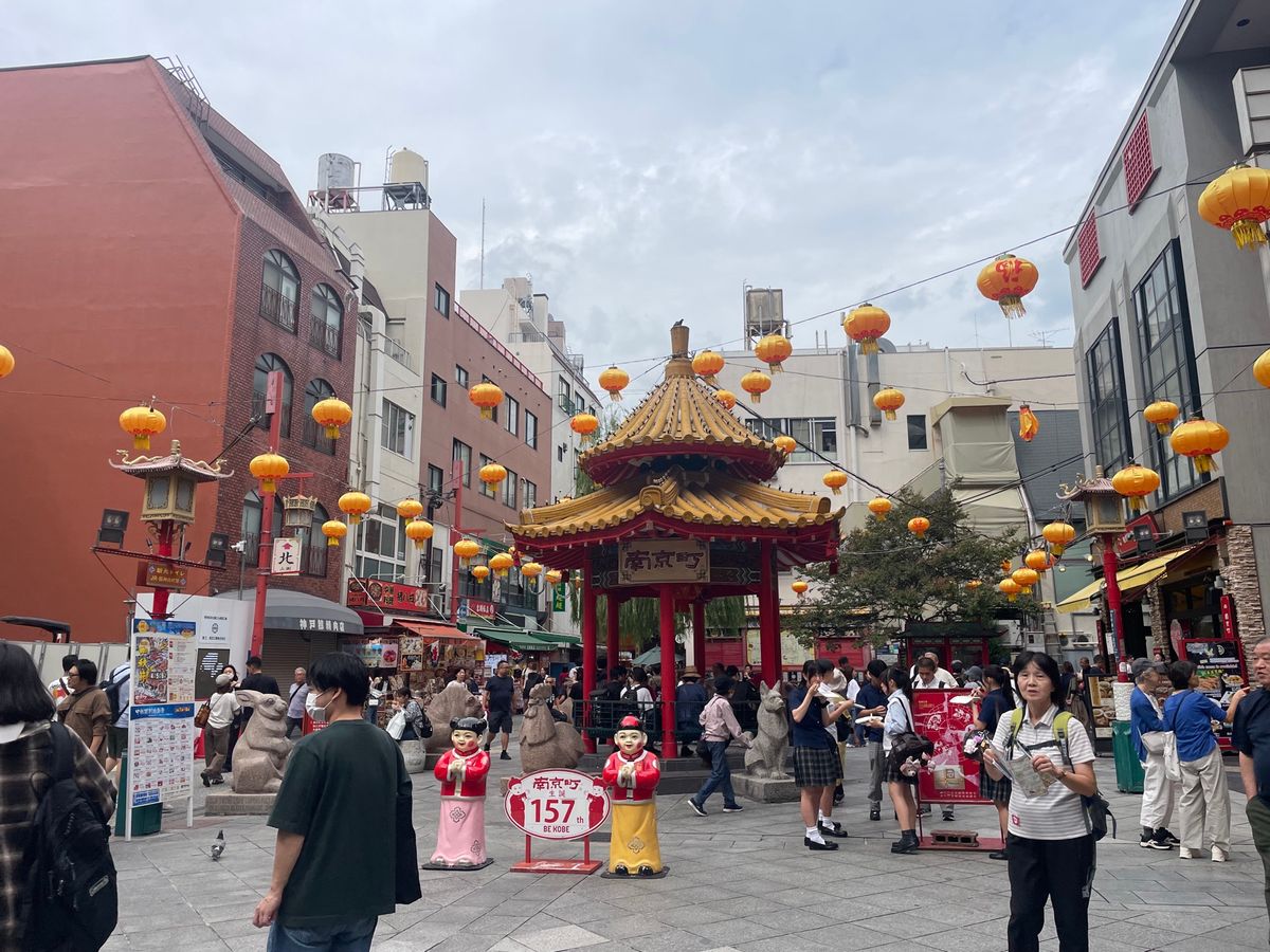 どこも人がいっぱい