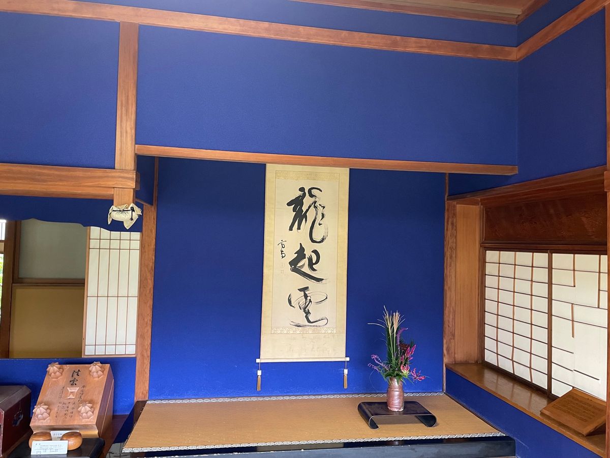 建物は和洋折衷の建築。思っていたよりも広くてびっくりしました。