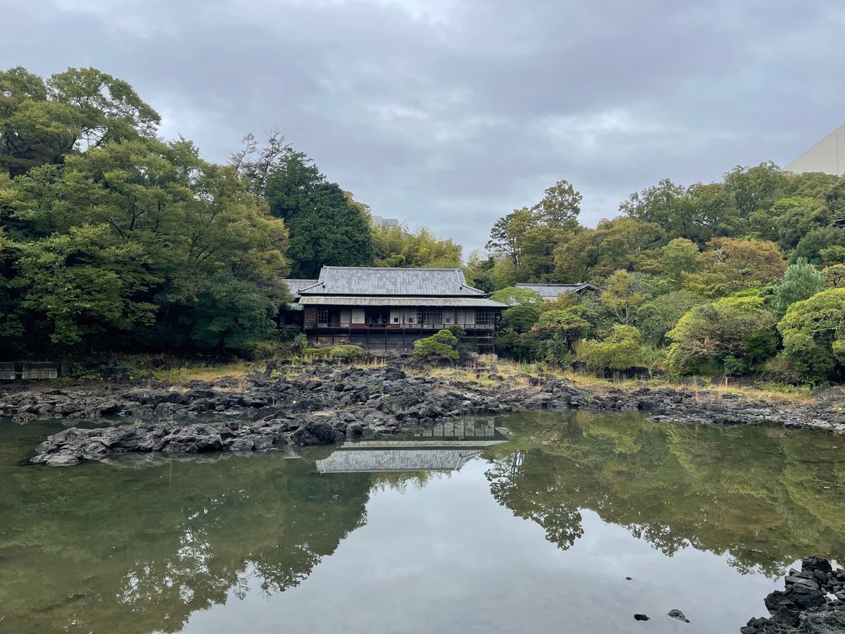 三島駅近くにある楽寿園も見学してきました。