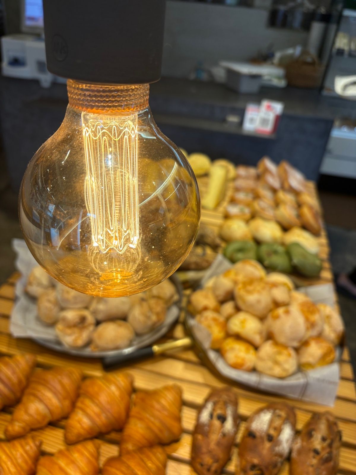 （0日目）
夜21時に新宿出発
夜ご飯はサービスエリアでよしくんはカレー、...