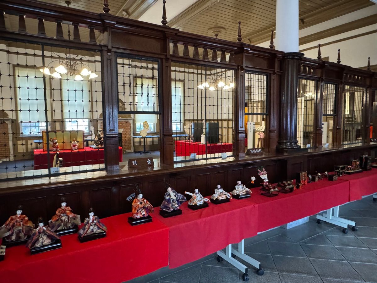 佐賀県　唐津市
●旧唐津銀行
●窓口
●階段

東京駅を設計した辰野金吾さ...