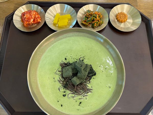 大韓民国 (韓国)・ソウル「韓国旅行」の写真：抹茶のコングクス(말차 콩국수)
コング...