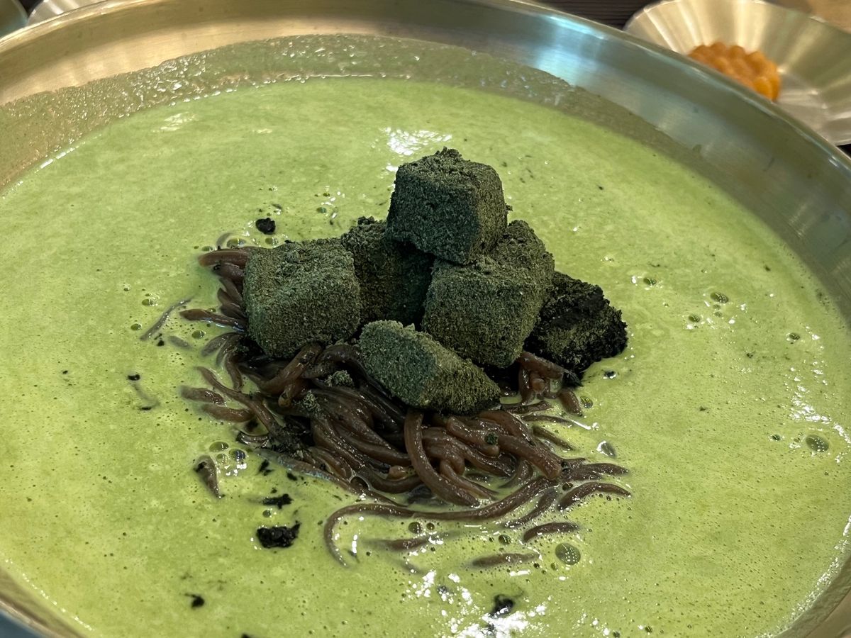 抹茶のコングクス(말차 콩국수)
コングクスが食べたく抹茶味？
コングクス...