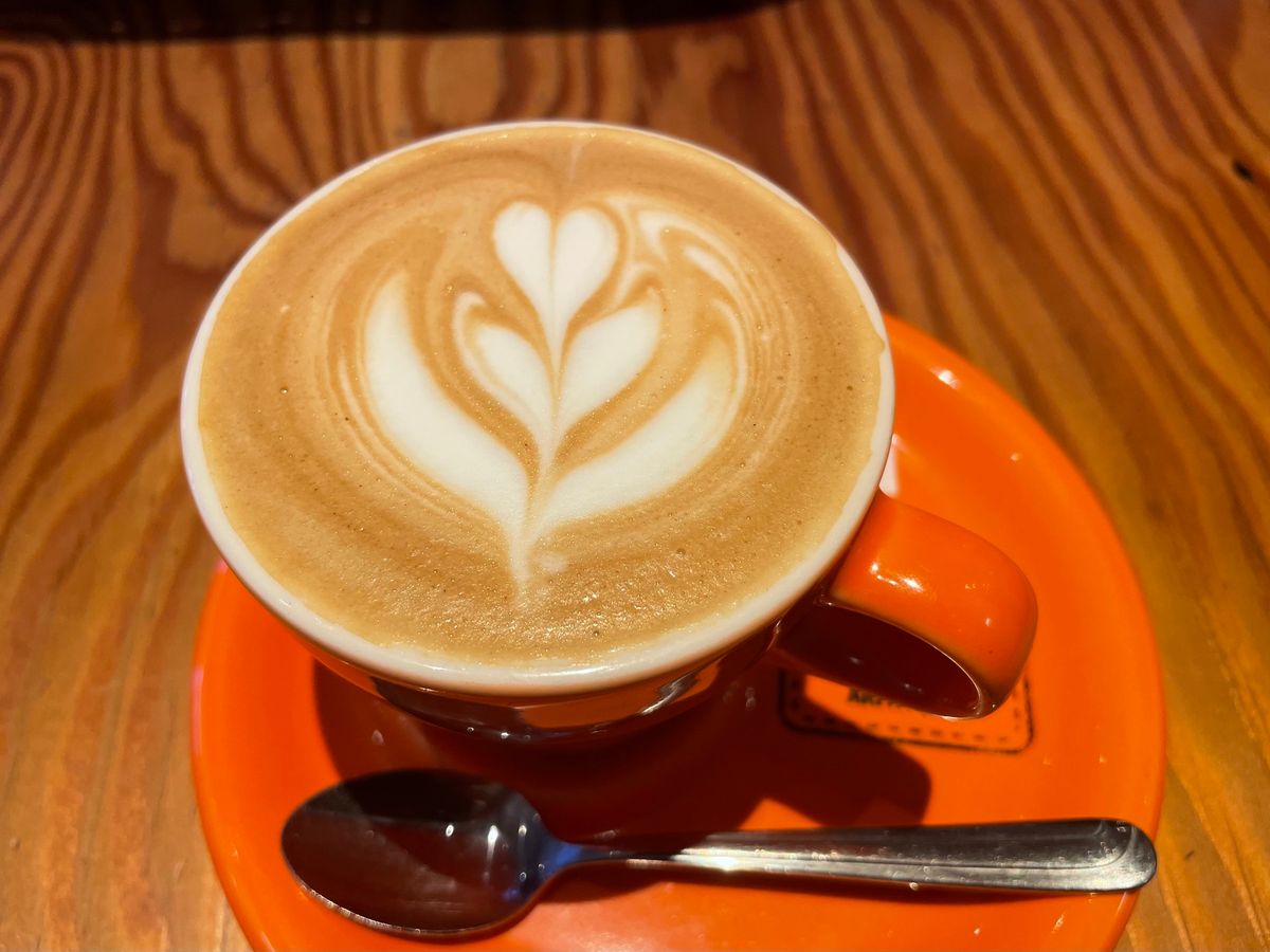 秋田駅近くのカフェでモーニング。