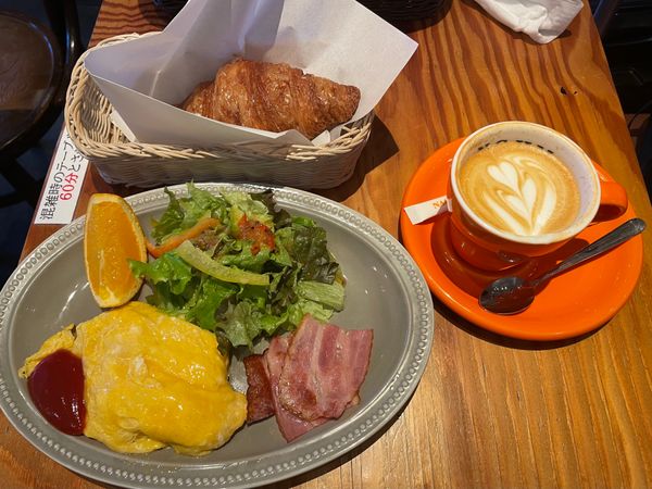 日本・角館「2025年・秋田・八郎潟・角館」の写真：秋田駅近くのカフェでモーニング。