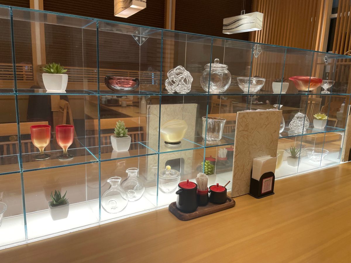 〆のうどんは寛文五年堂の稲庭うどん。乾麺と生麺の食べ比べ！