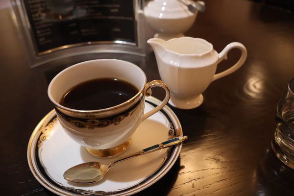 日本・角館「2025年・秋田・八郎潟・角館」の写真：青柳家の中のカフェで一休み。