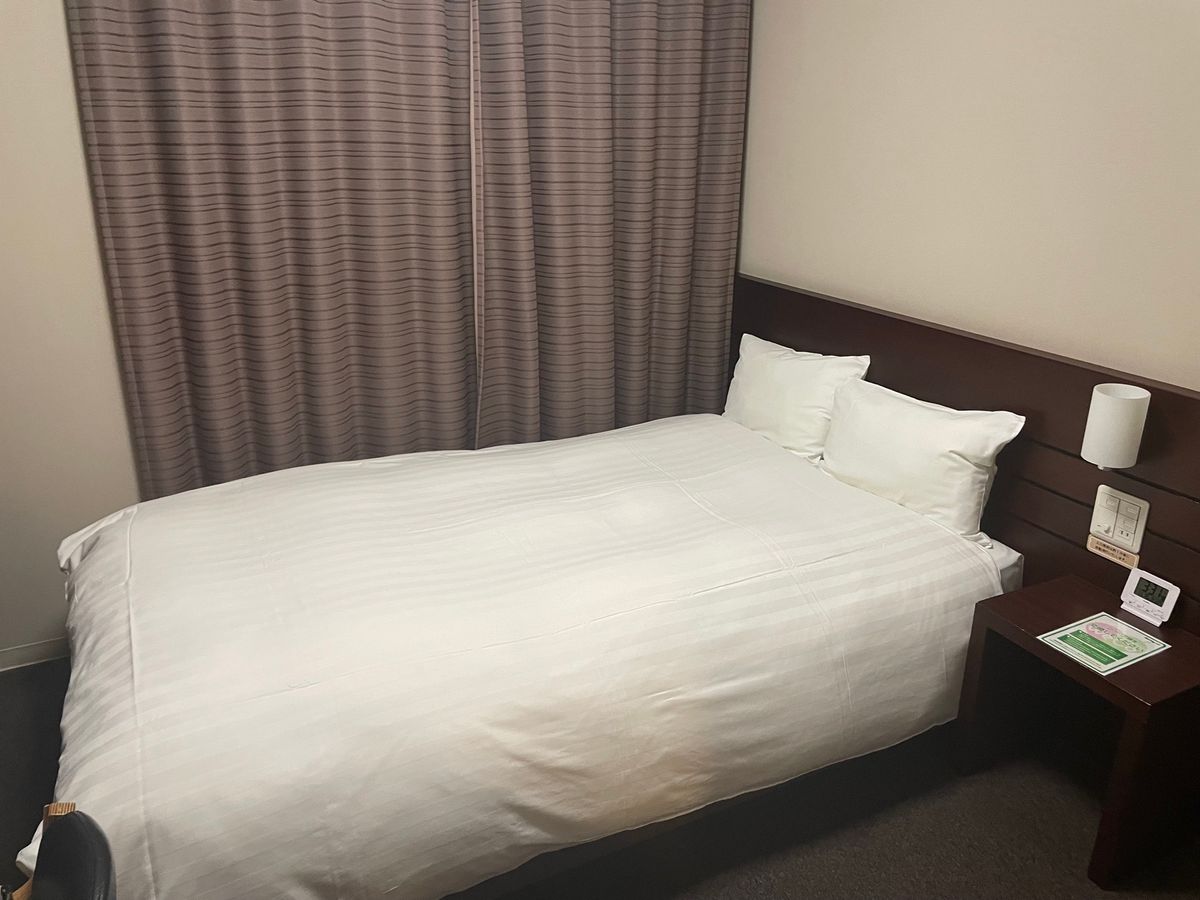 秋田のホテルは千秋公園近くのドーミーイン。最上階に温泉付き。