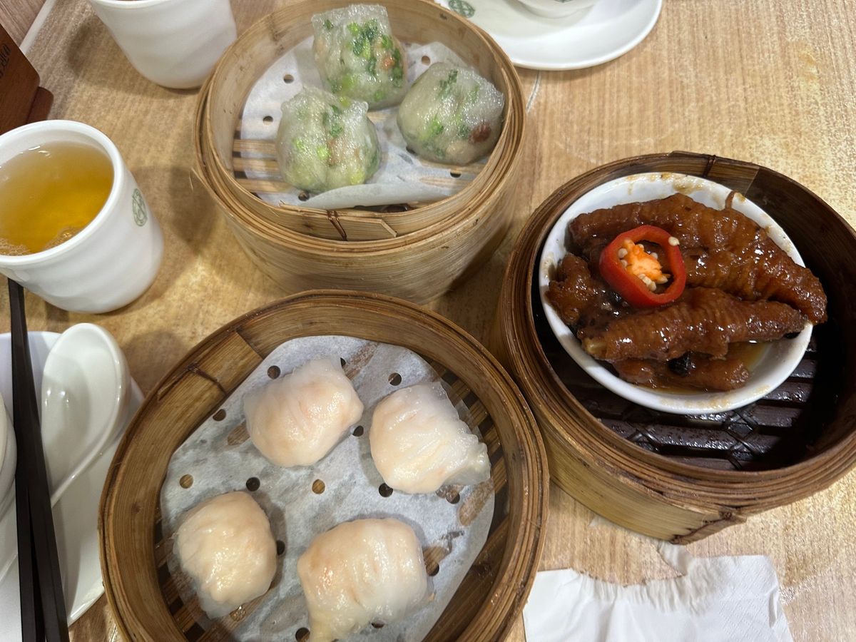 内地通行証を受け取った後、日本にもある點心のチェーン店に初めて行ってみた。...