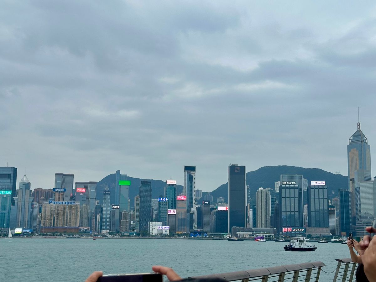 香港に来ても滅多に来ない尖沙咀へ。

とにかく、この辺りは観光客が物凄く多...