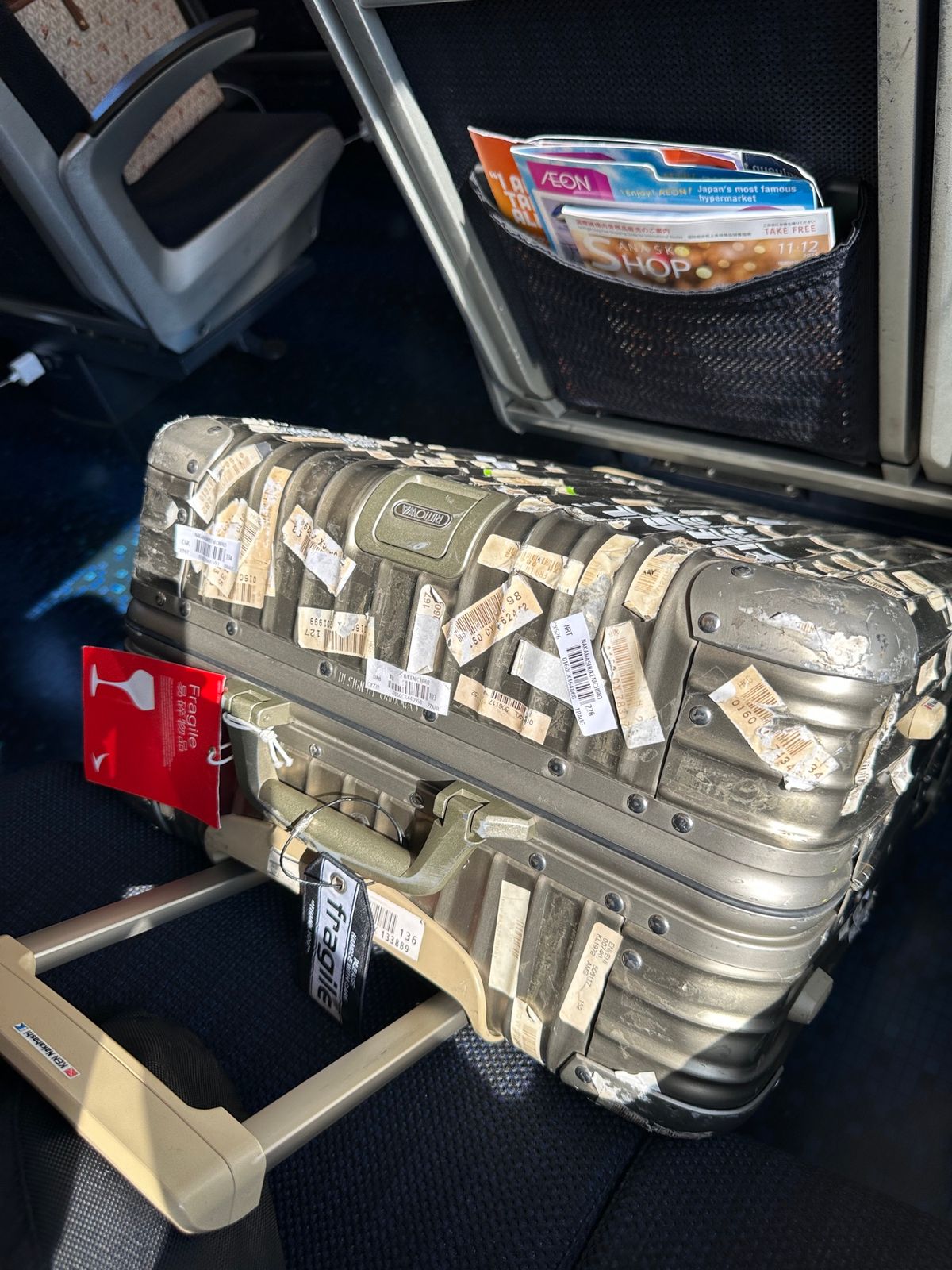 昨今の日本。
とにかく観光客が多くて、スタンバイ無しに乗れる事はほぼない。
