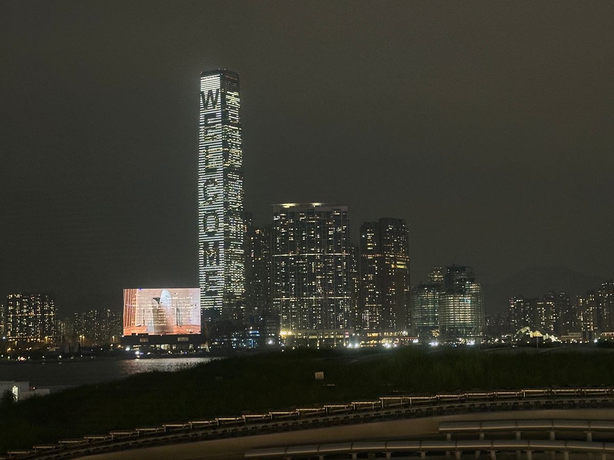 IFCからの九龍の景色と本物のマンモス