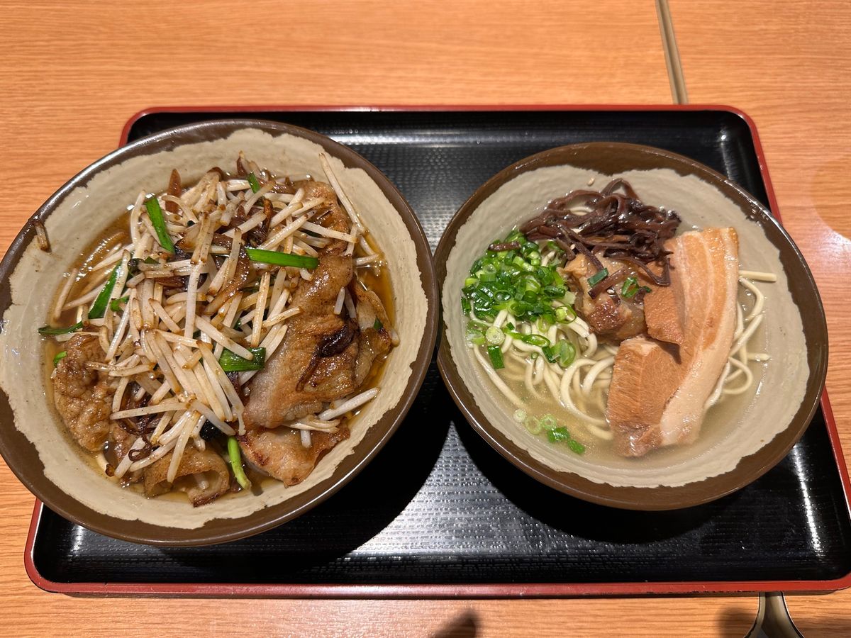 沖縄便搭乗前に幸せの黄色いULD発見