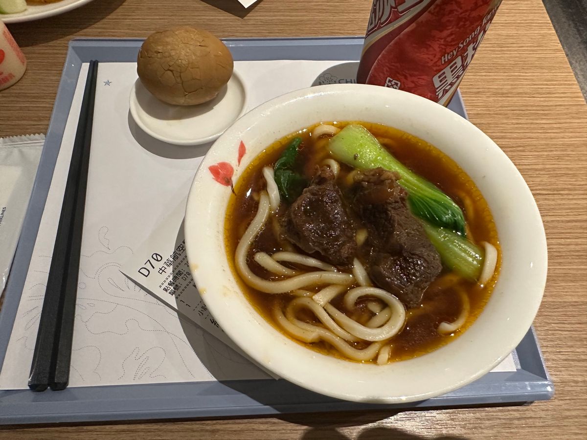 5/3 日本帰国
桃園空港ラウンジで牛肉麺
那覇へ向かいます