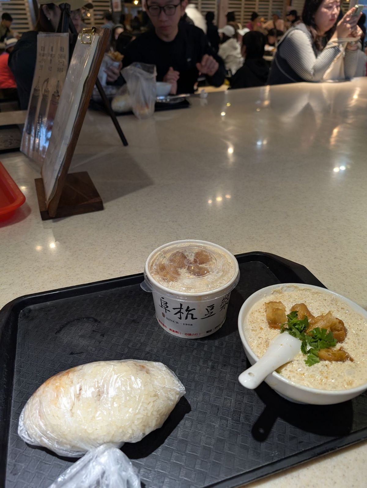 8日目（実質最終日）
前日から引き続き台北。朝8時前から1時間並んでうまい...