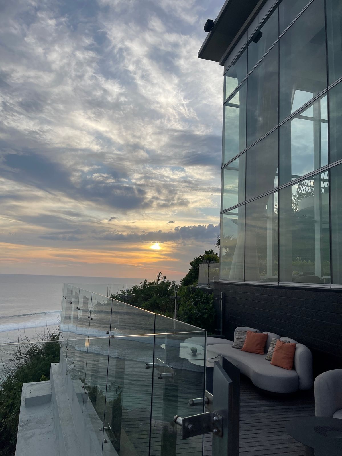 最終日の夜はメインダイニングのオリベラ
夕陽が本当に美しかった🥹