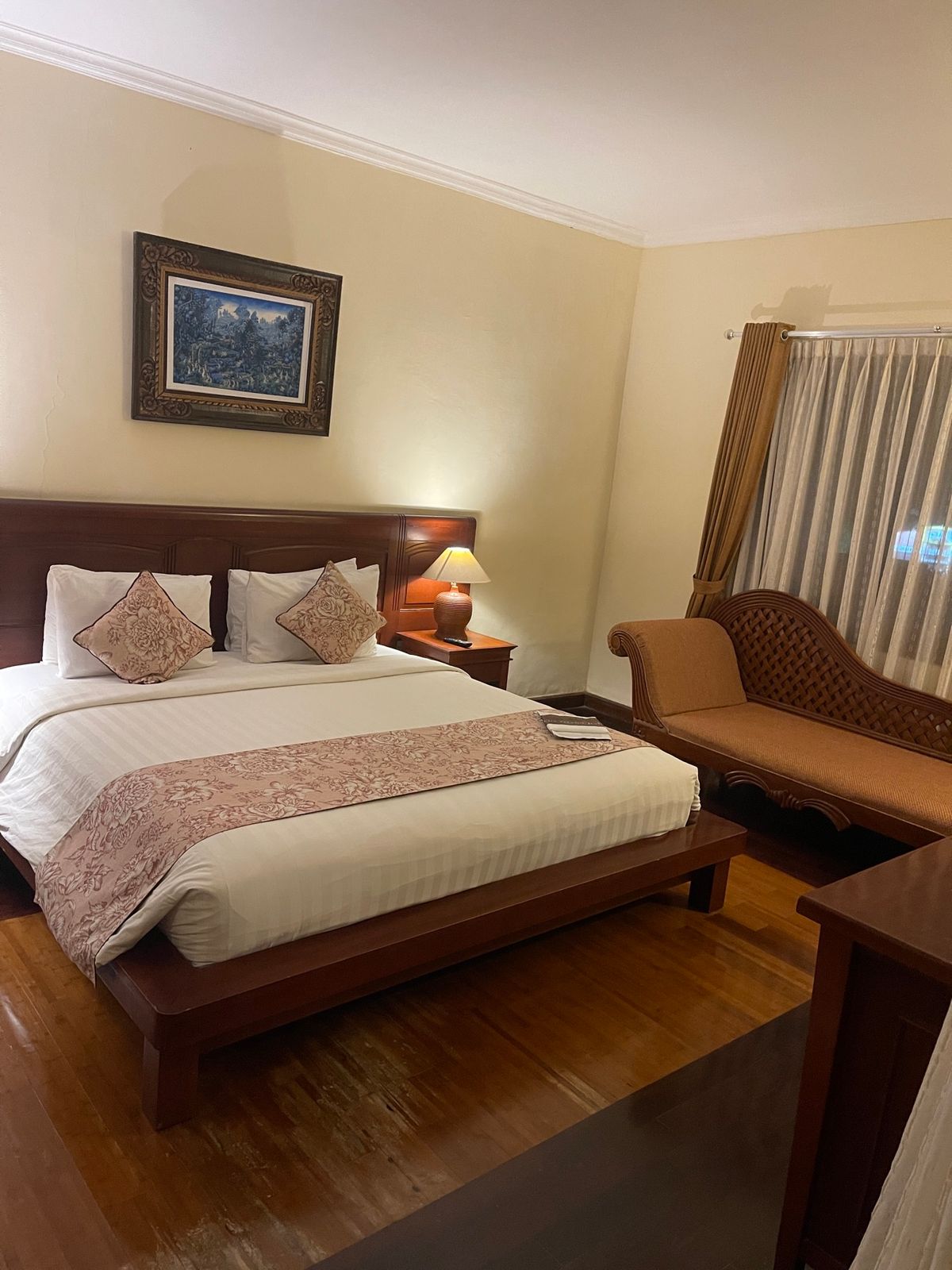 2泊お世話になるグランドパリヌサドゥア
アゴダで予約したらプール付きの部屋...