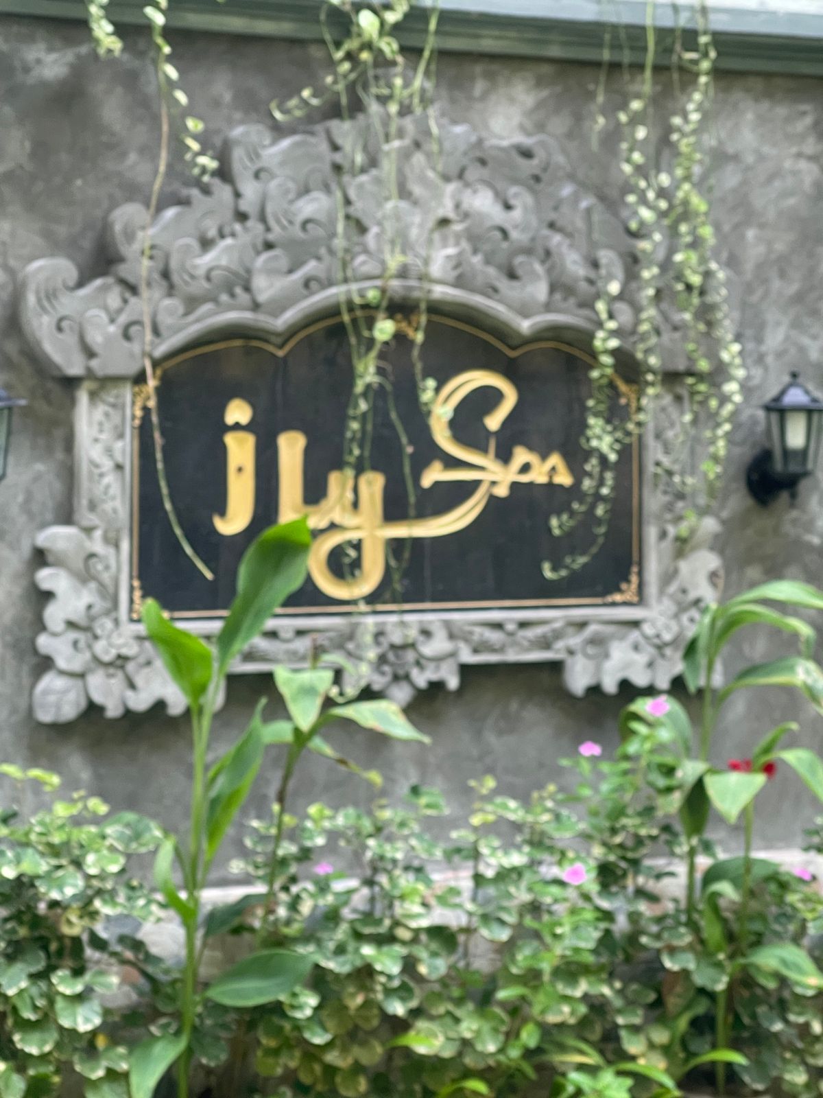 2日目はヌサドゥアをぶらついてホテルのスパを利用
街のマッサージより高めだ...