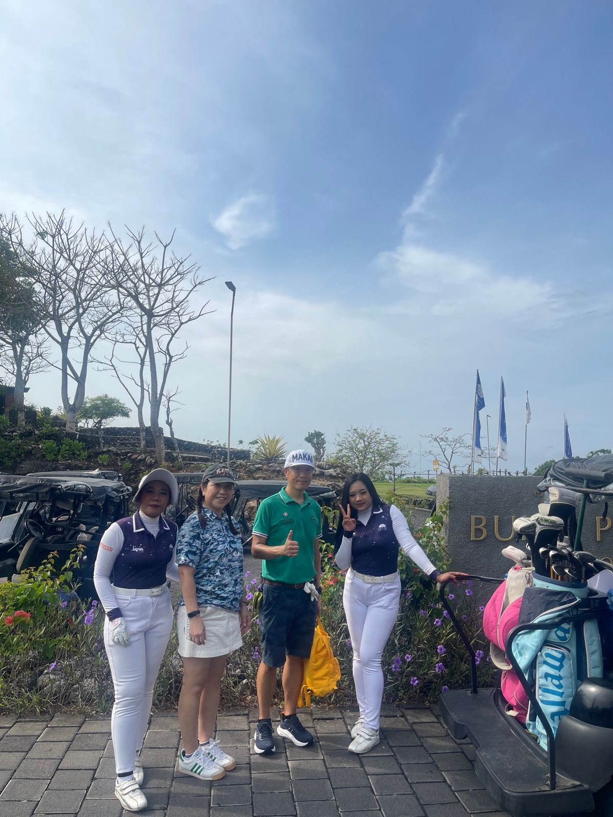 翌朝、チェックアウトの前にゴルフ⛳️
ナショナルがクローズのためブキットに...