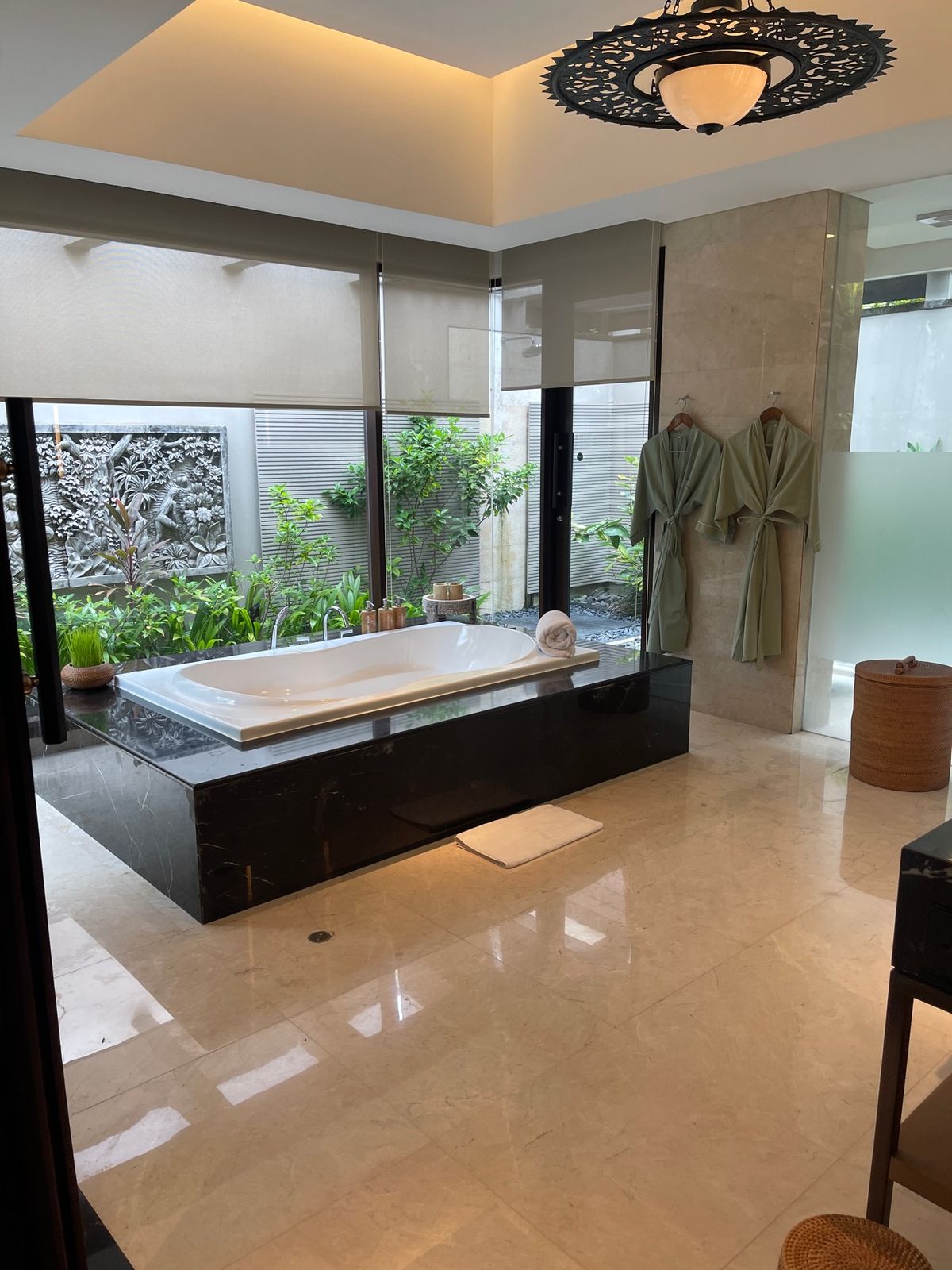 全室プライベートプール付きのヴィラ
パーシャルオーシャンビューのヴィラにア...