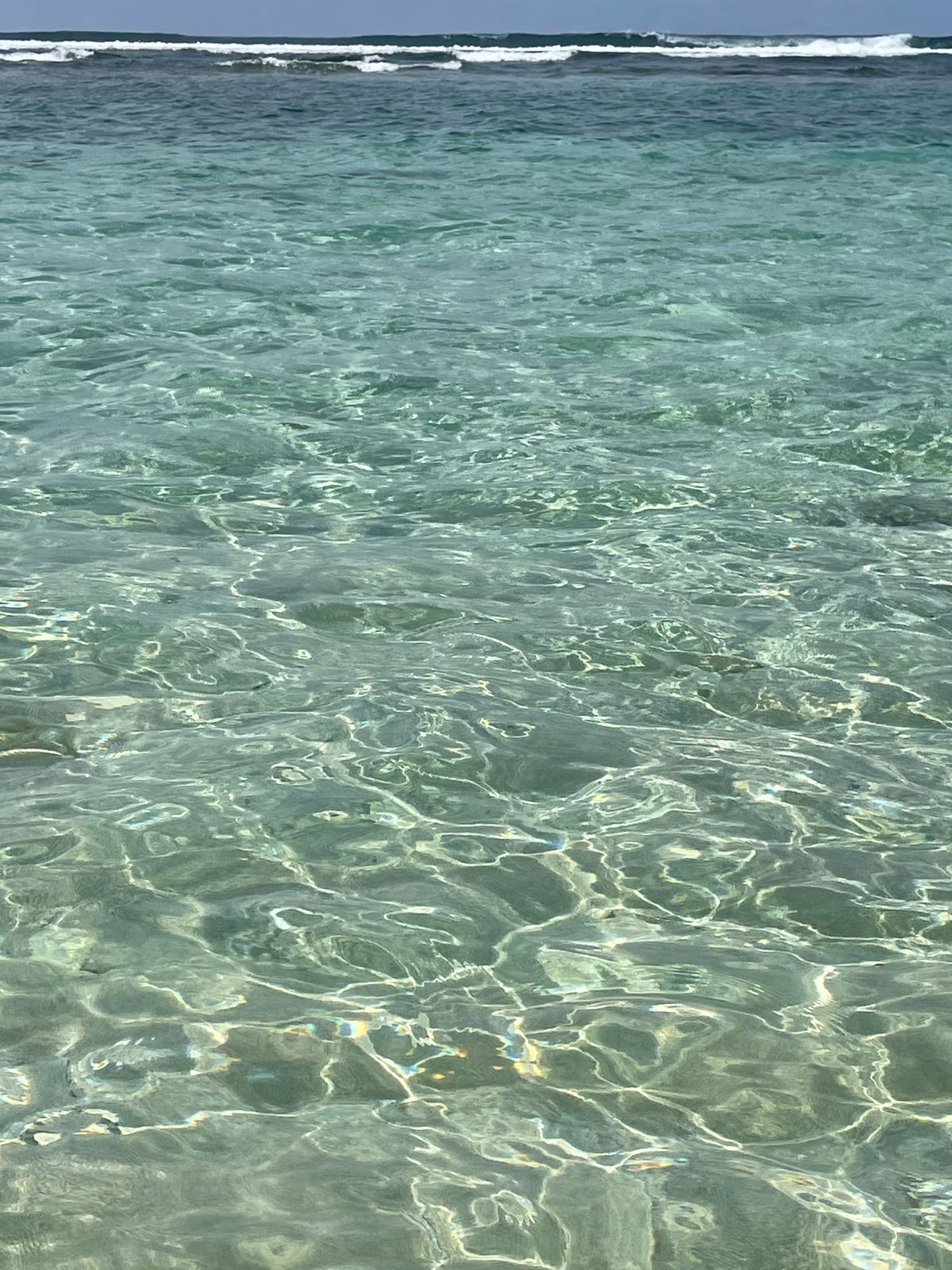 Uma beach houseまでは無料のシャトルバス
初めてのインド洋を堪能