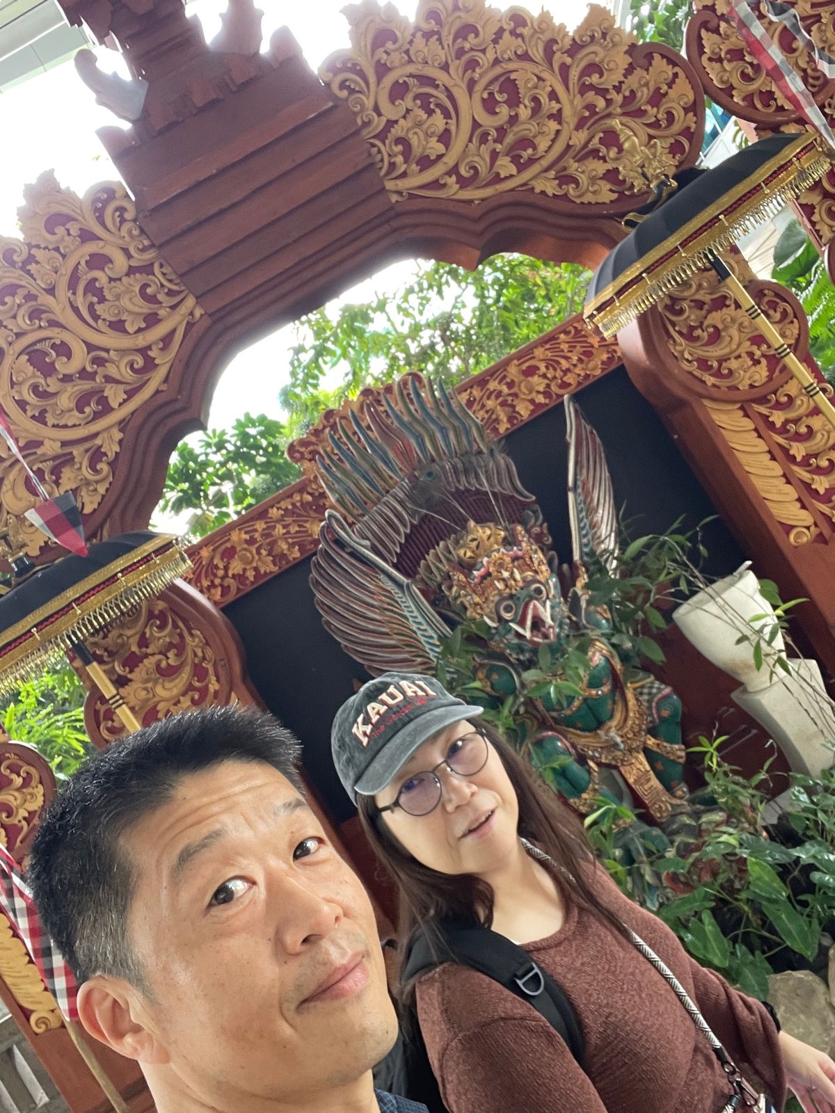 飛行機遅れてチャンギでギリのトランジット
チャンギ発の機内食は美味い😋
デ...